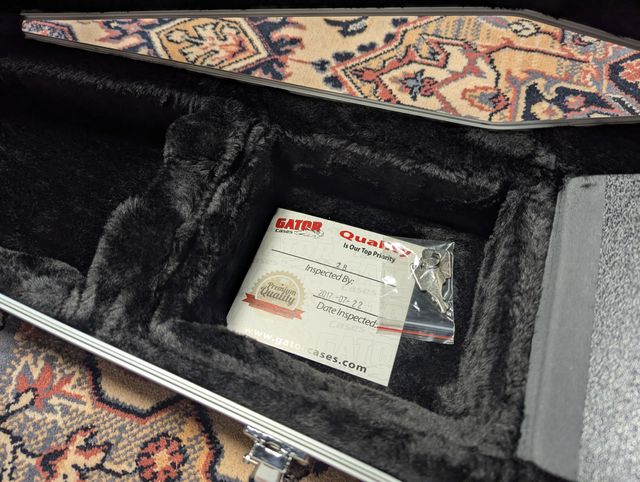 Gator Cases Estuche Deluxe Moldeado