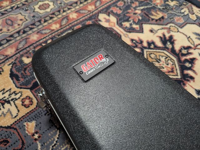 Gator Cases Estuche Deluxe Moldeado