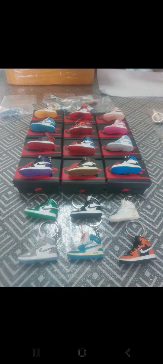 Portachiavi Scarpe Nike Air Jordan Contattatemi