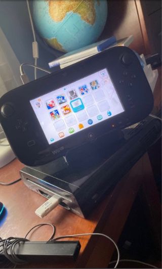 Wii U negra con juegos