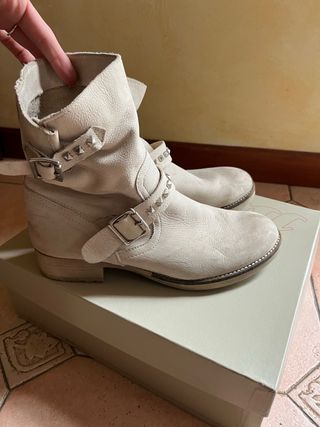 Stivaletti Bata beige n. 38