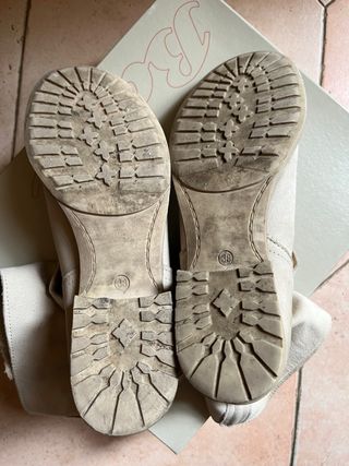 Stivaletti Bata beige n. 38