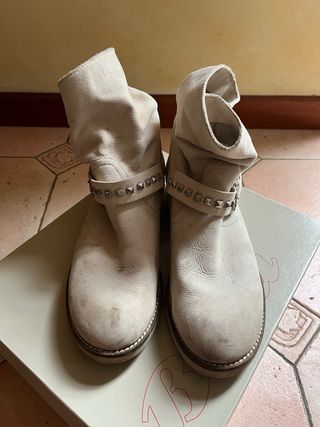 Stivaletti Bata beige n. 38