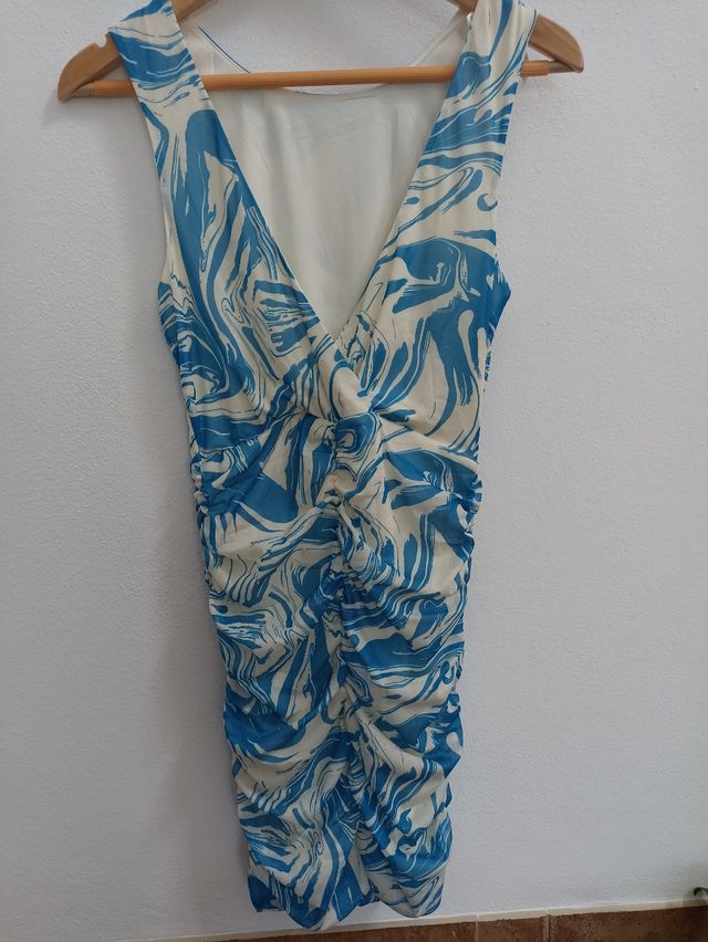 Vestido azul y blanco estampado