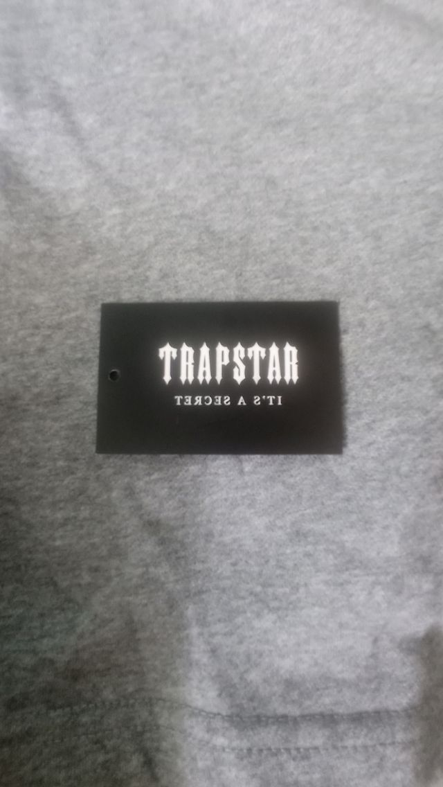 Shorts Trapstar gris y blanco