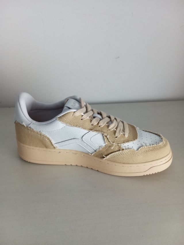 Zapatillas Tenth beige y blancas