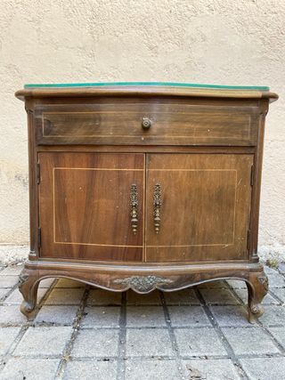 Cómoda antigua de madera de nogal