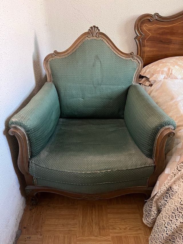 Butaca, silla y descalzadora vintage madera y tela