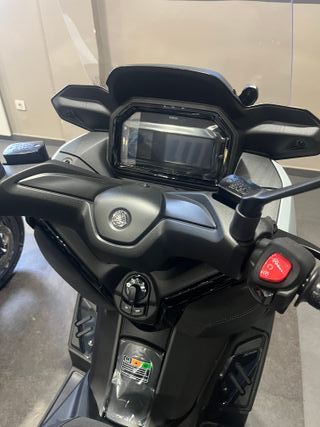 YAMAHA XMAX 300