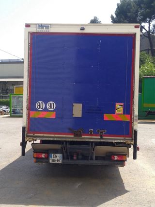 Camión Renault - Plataforma elevadora
