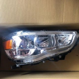 Faro Mitsubishi xenón  ASX derecho