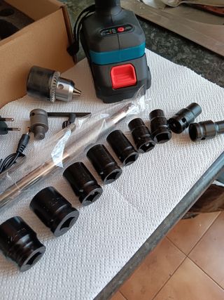 LLAVE IMPACTO + Mandril y Vasos