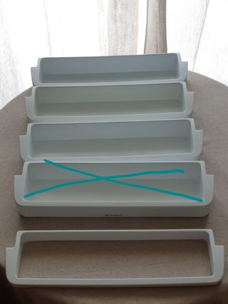 Baldas nevera Indesit - 3 uds. Y soporte.