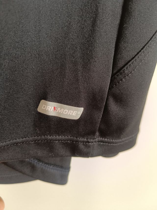 Maglietta sportiva nera