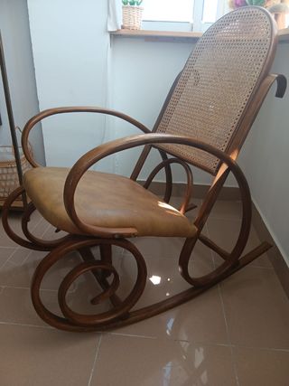 Mecedora vintage de madera