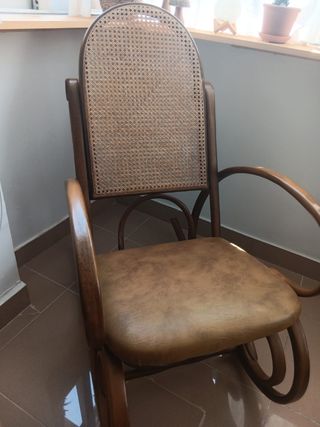 Mecedora vintage de madera