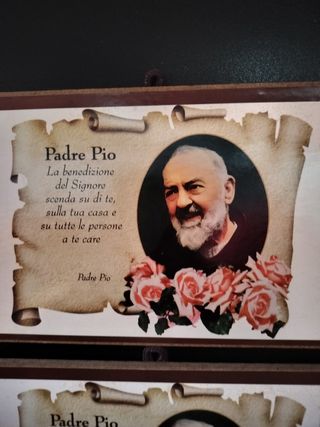 2 Quadretti Padre Pio + adesivi