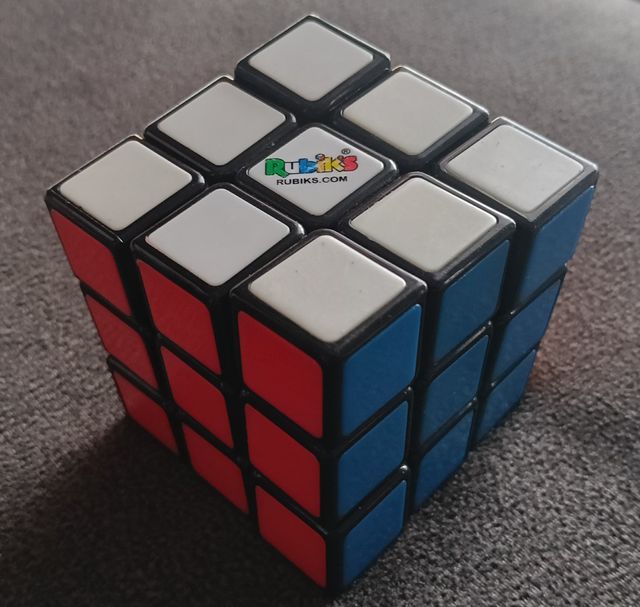 Cubo Rubik 3x3 usado