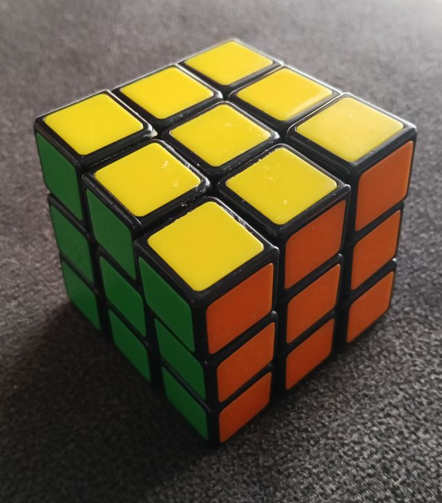Cubo Rubik 3x3 usado