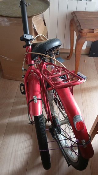 Bicicleta plegable roja en Alcobendas-Madrid
