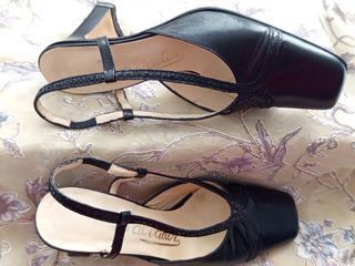 Zapatos piel negros -talla 33-34
