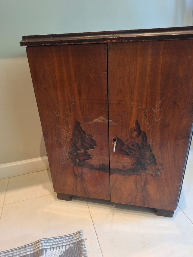 Mesita noche vintage pintada a mano