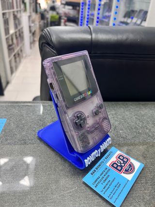 Game Boy Color púrpura