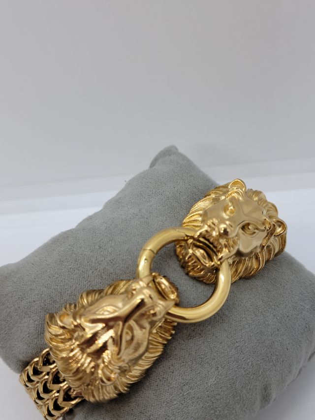 Pulsera Leones maciza acero quirúrgico oro chapado