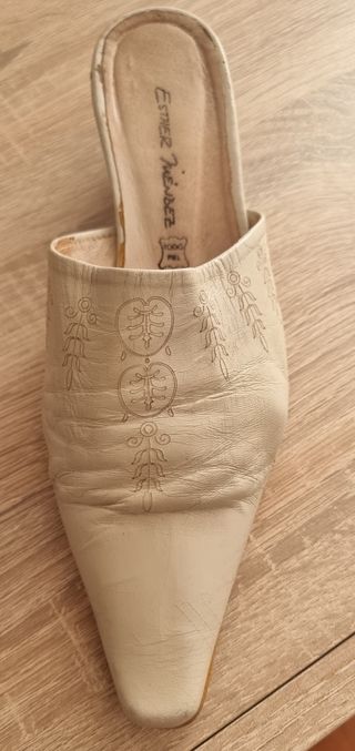 Zuecos Esther Nueve beige
