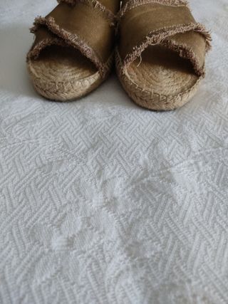 Sandalias planas tex -color oro