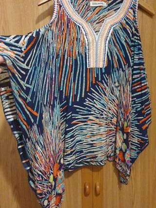 Blusón Leana Moore multicolor.