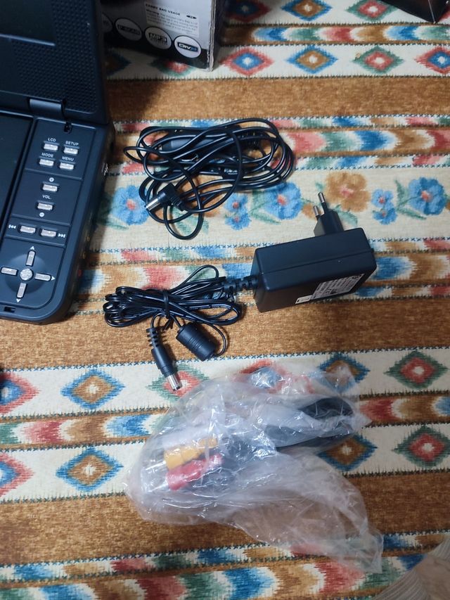 Reproductor DVD Portátil YUKAI MP76A