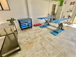 AUTOBOX DE MECÁNICA / ELEVADOR PARA COCHES