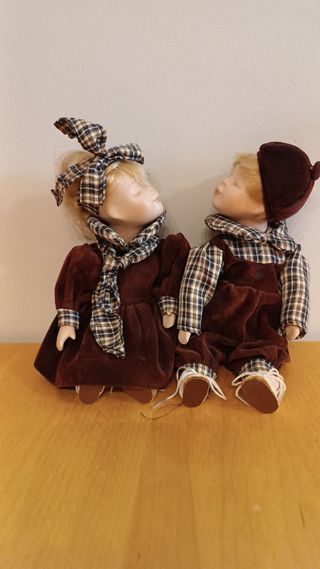 Bambole in porcellana.