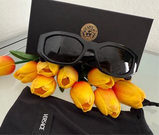 Occhiali Versace neri e oro