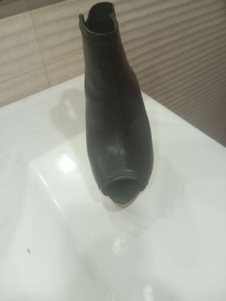 Botín negro tacón verano