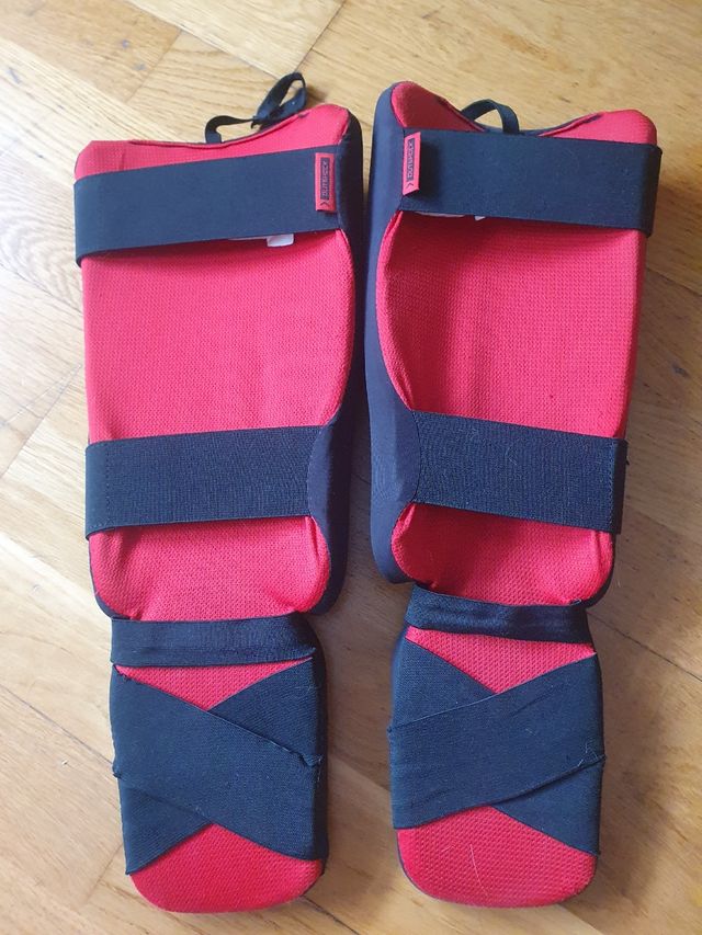 Espinilleras MMA - un par.