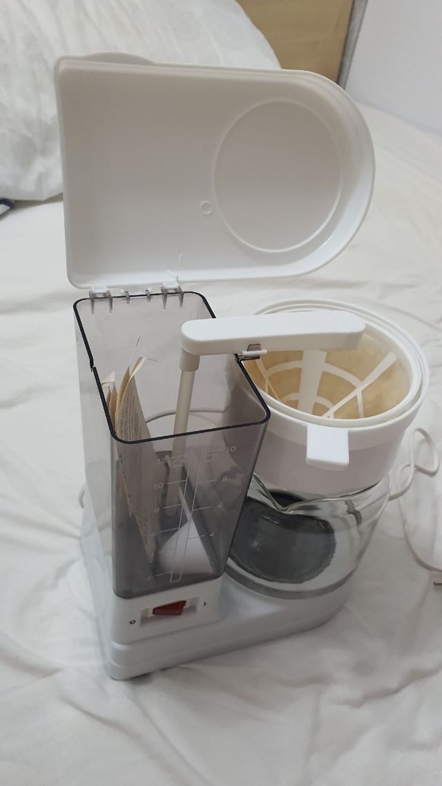 Cafetera goteo, blanca, nueva