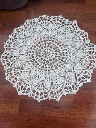 Centro in pizzo beige