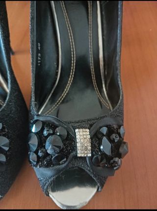 Scarpe Décolleté nere in lurex con strass N.40