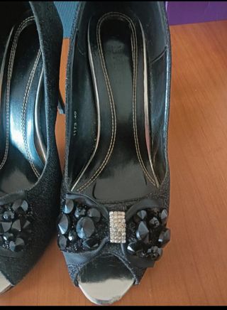 Scarpe Décolleté nere in lurex con strass N.40