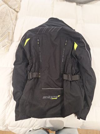Chaqueta moto Seventy Degrees. Talla L