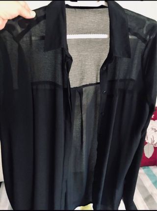 Blusa negra transparente