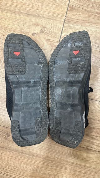 Zapatillas Salomon negras - cómodas