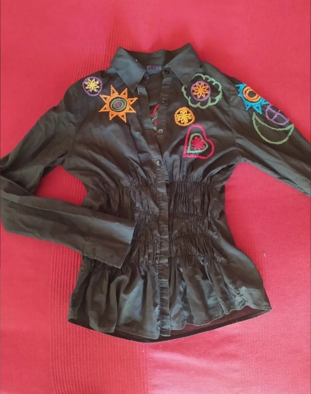 Lote 3 prendas: jersey, blusa, falda