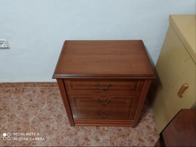 Mesita noche 3 cajones madera