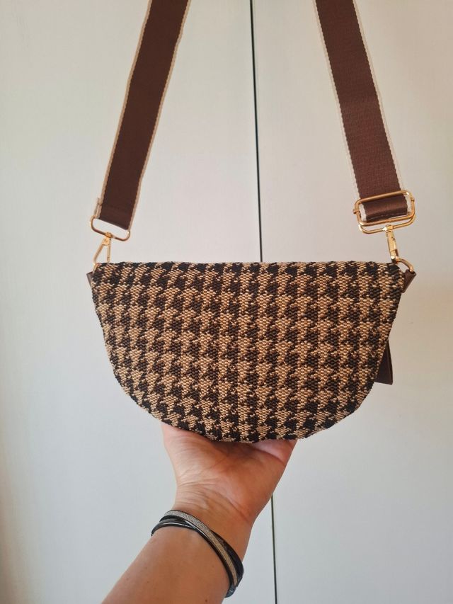 Bolso riñonera CAHRES & HEKA