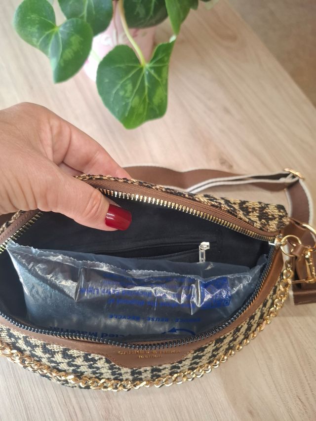 Bolso riñonera CAHRES & HEKA