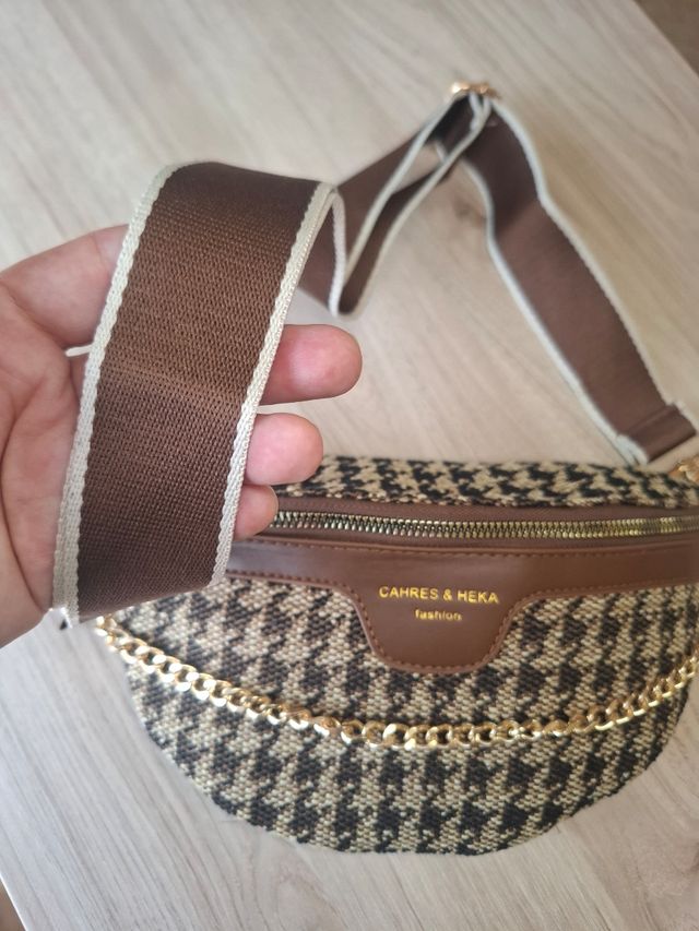 Bolso riñonera CAHRES & HEKA