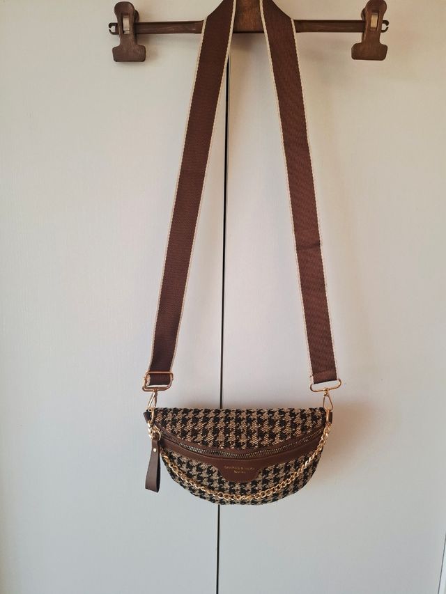 Bolso riñonera CAHRES & HEKA